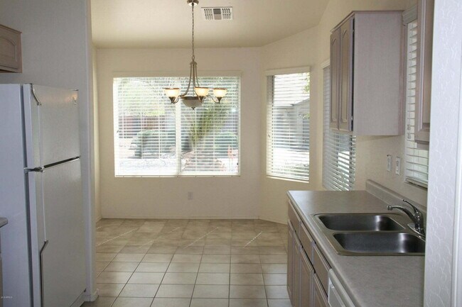 Building Photo - DESERT FOOTHILLS VILLAS TOWNHOUSE