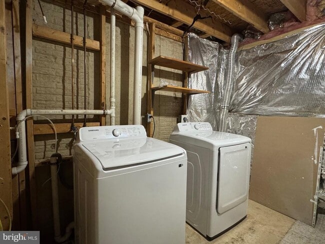 Building Photo - 25415 Morse Dr