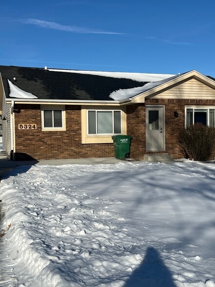 Building Photo - 5324 Jennifer Dr