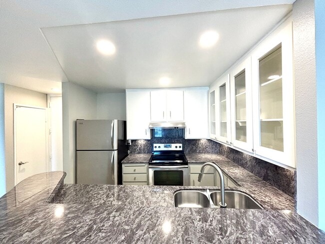 Building Photo - Channel Islands Marina |Oxnard |  1 Bed | ...