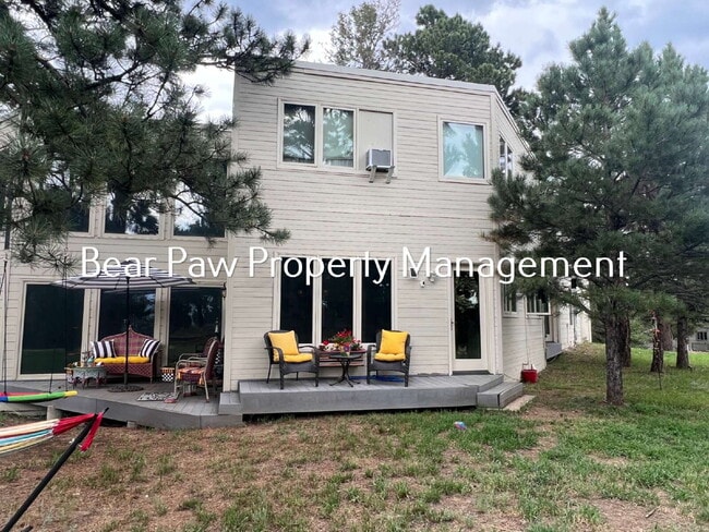 Building Photo - Unique Home In Genesee!!