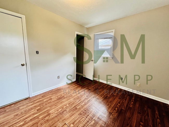 Building Photo - **NOW AVAILABLE** Updated 3BR Ranch in Shively Section 8 Accepted