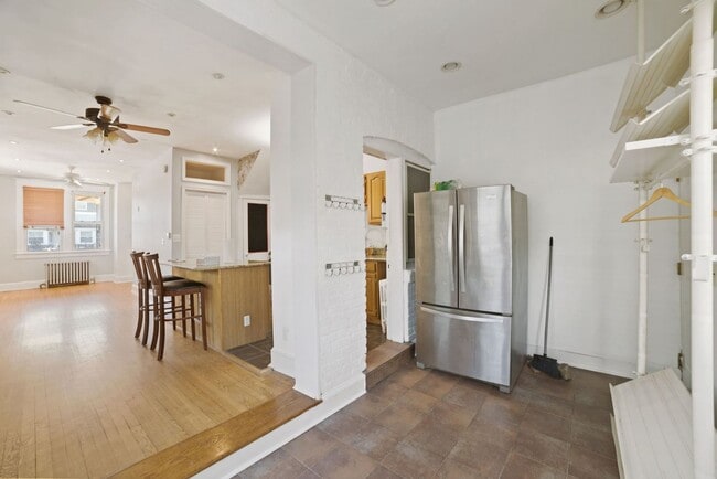 Building Photo - 1 Month Off! Available Now!  // 3bedroom 2.5 bathroom Condo// Trinidad//Private Parking Included