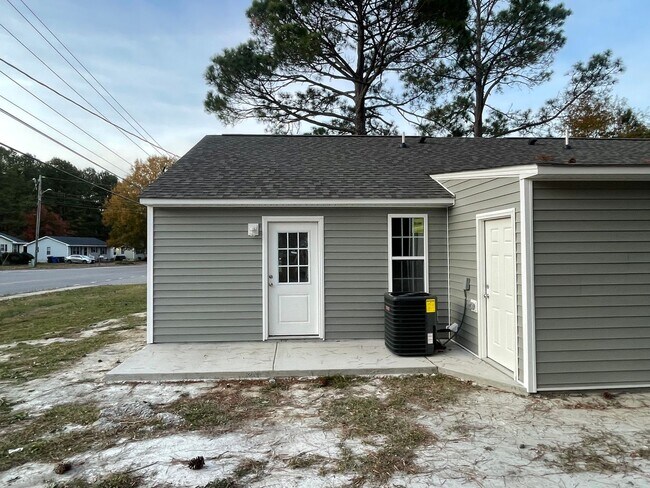 Building Photo - 1700 Norwood Dr N