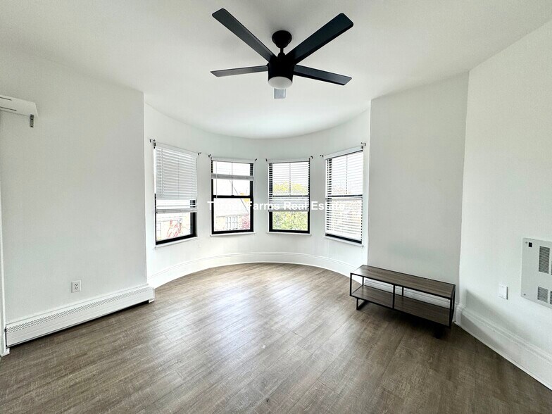 Primary Photo - 1510 Tremont St