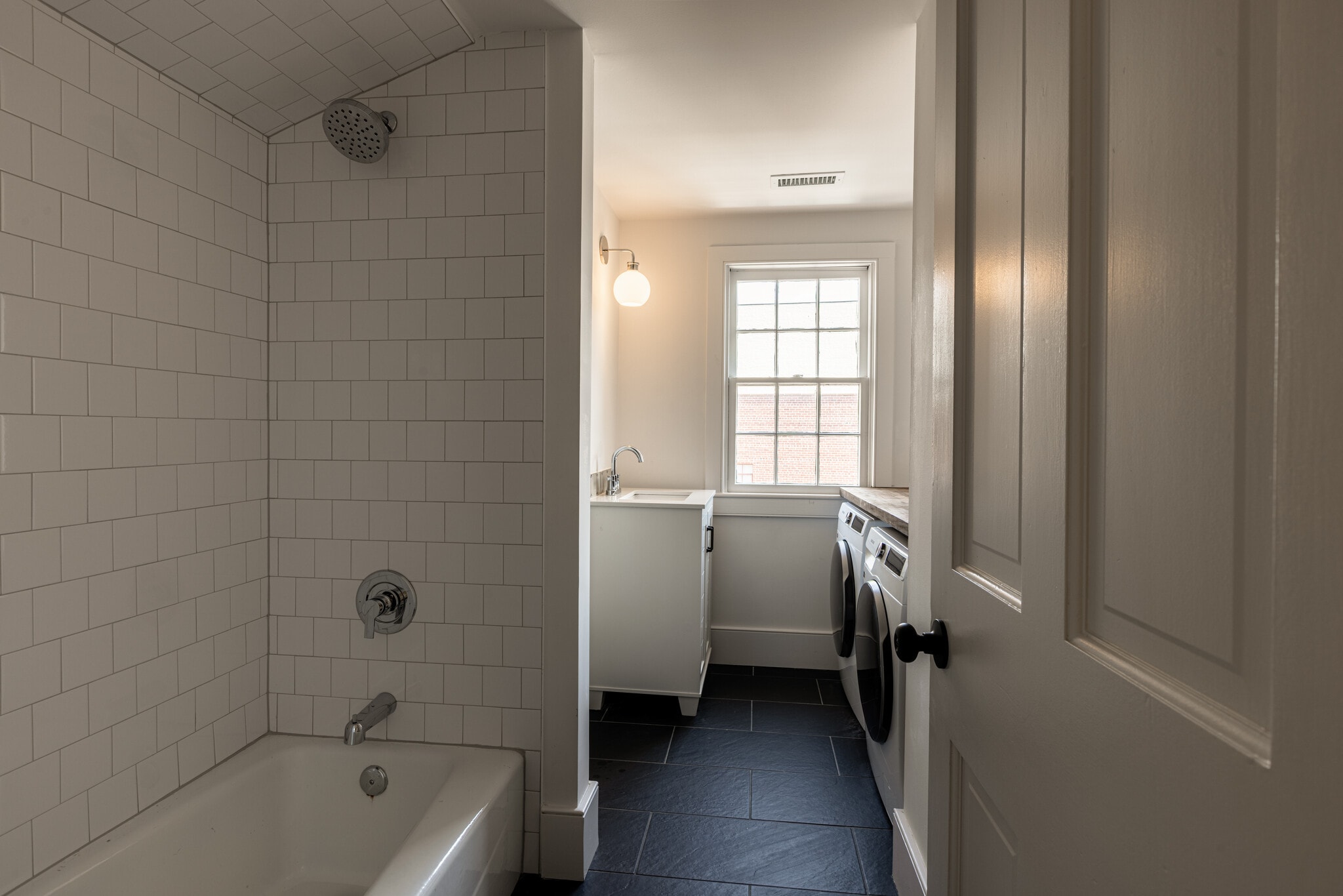 Building Photo - 82 Wentworth St