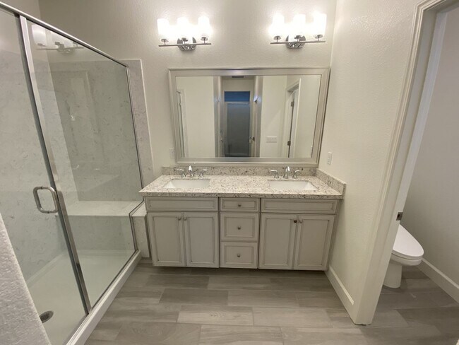 Building Photo - Gorgeous 3 bedroom 2.5 bath home in Northlake community