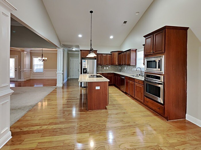 Building Photo - 412 Icicle Ct