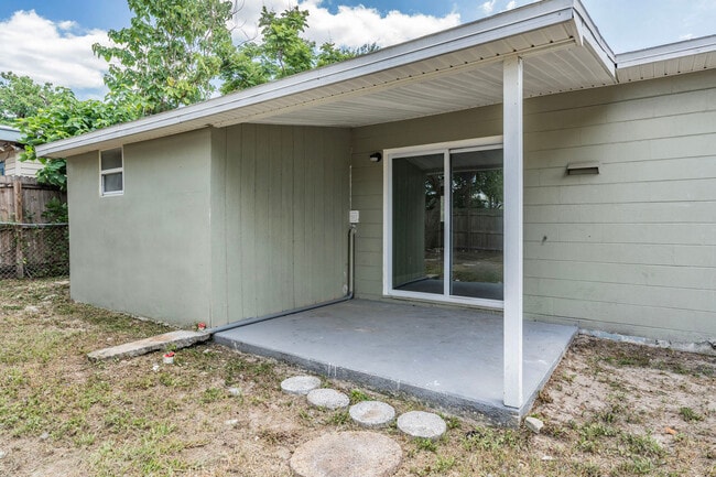 Building Photo - 7018 Sarvis St