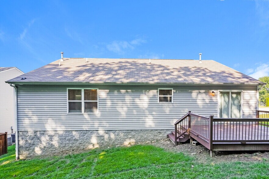 Building Photo - 2513 Skyfalls Way