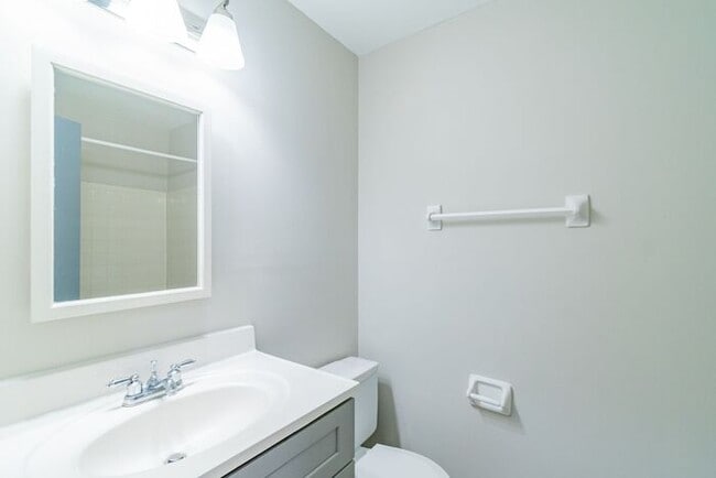 Building Photo - 2 Bed 2 Bath Condo in Charlotte