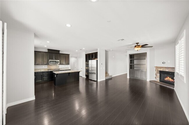 Building Photo - 37749 Fiesta Flower St