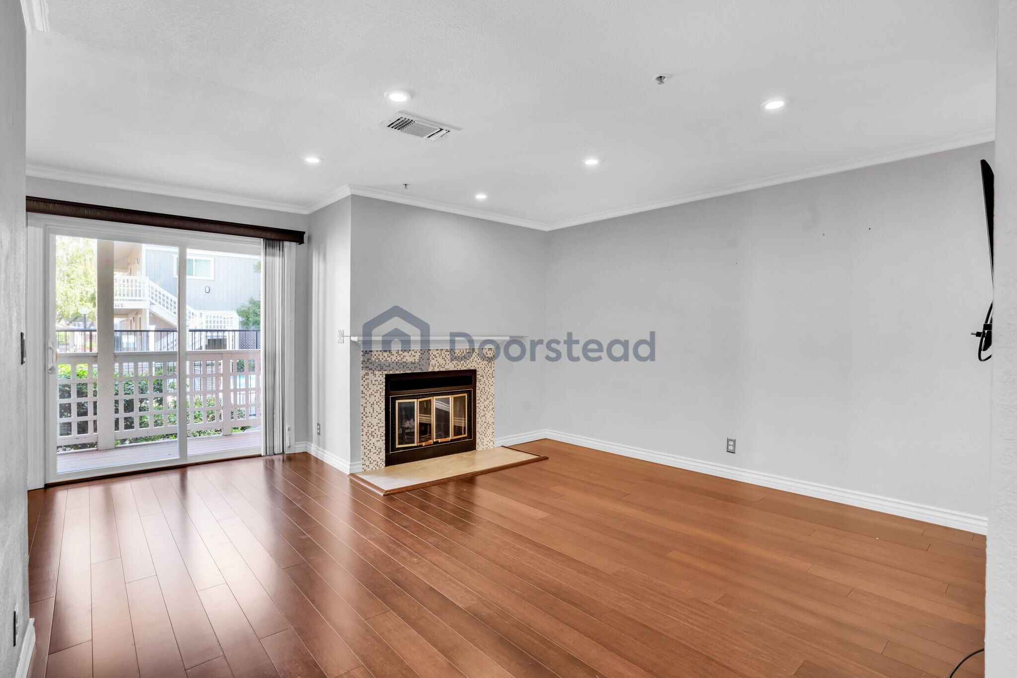 Building Photo - 2709 Oak Road Unit E