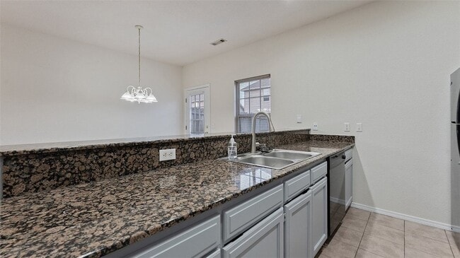 Building Photo - 3000 SW Windrift Ave