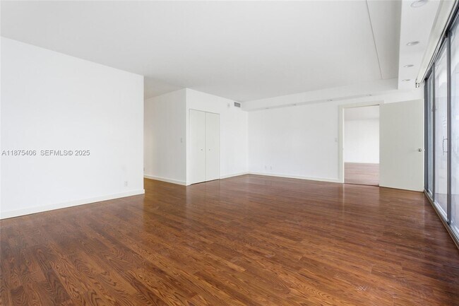 Building Photo - 10155 Collins Ave