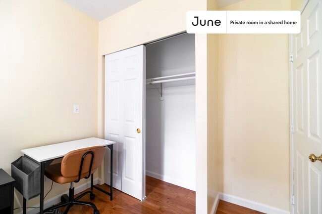 Building Photo - Room in Shared 3 bed/2 bath home in East Boston