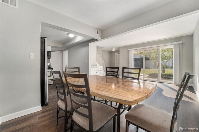 Building Photo - 8691 Kennedy Cir N