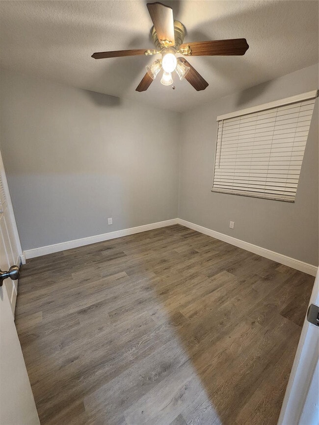 Building Photo - 1156 NW 106th Terrace