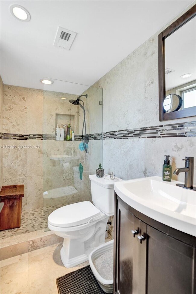 Building Photo - 1811 Jefferson St