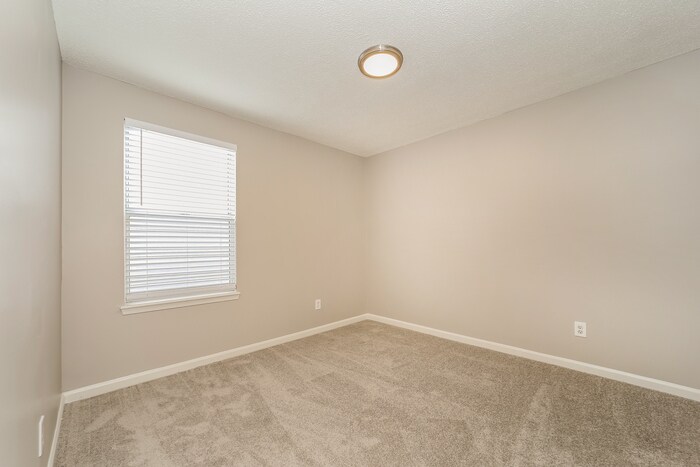 Building Photo - 11768 Wattle Tree Rd N