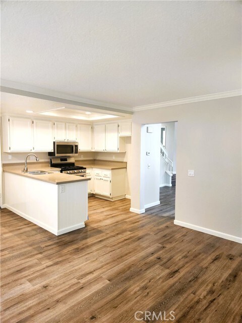 Building Photo - 24852 Via Sonoma