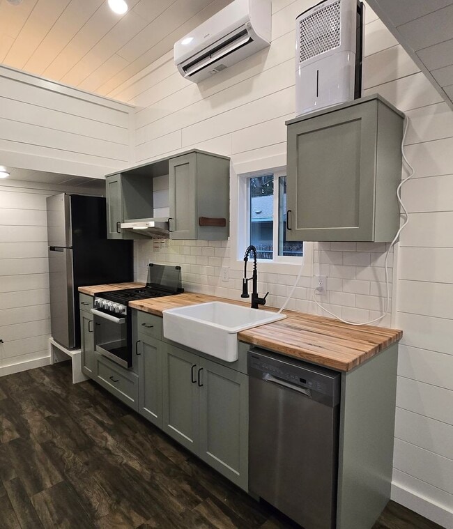 Building Photo - Charming 1920 Updated Vintage Home with AD...