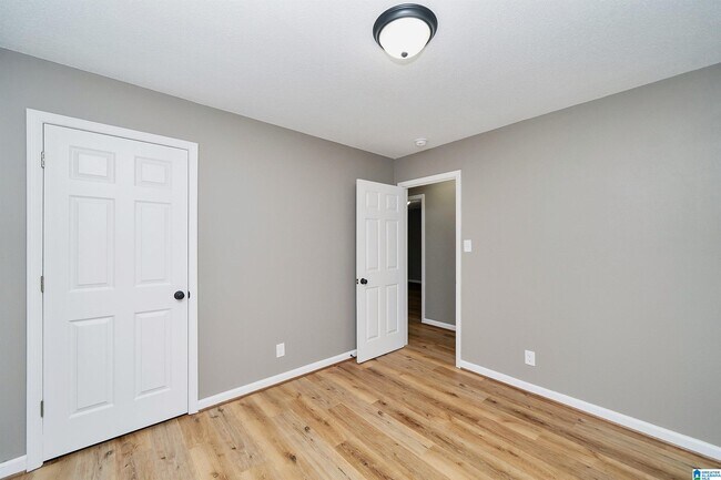 Building Photo - 18 Polaris Cir