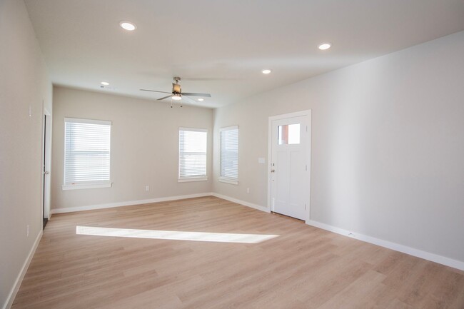 Building Photo - ***35 E. Bottlebrush Bend Unit 2***