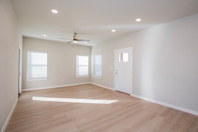 Building Photo - ***90 E. Bottlebrush Bend Unit 1***