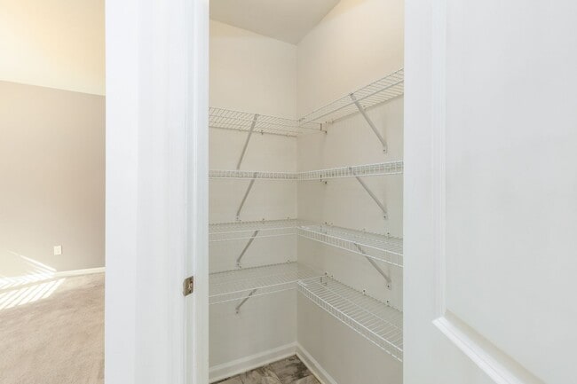 Building Photo - Spacious Home in Williamsburg - WASHINGTON RIDGE