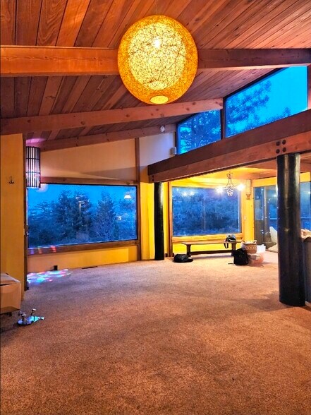 Building Photo - 29090 Robinson Cyn Rd