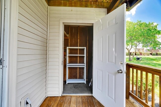 Building Photo - 1512 Oriole Ln