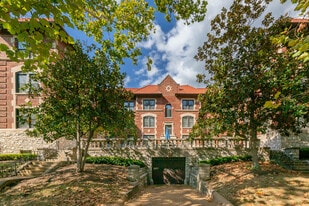 Building Photo - 7515 Buckingham Dr