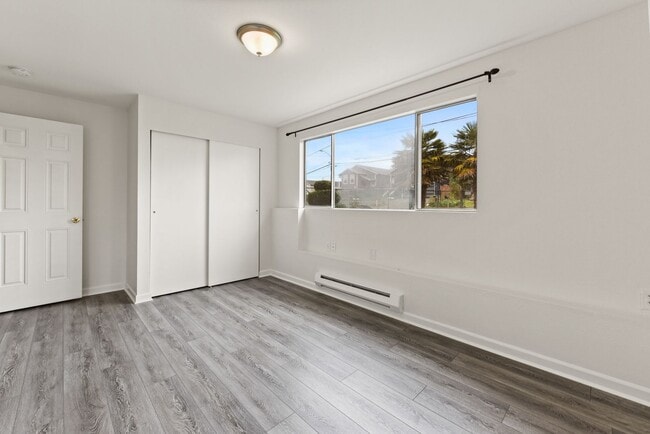 Building Photo - Charming 4 Bedroom 2 Bath single family house in Columbia City