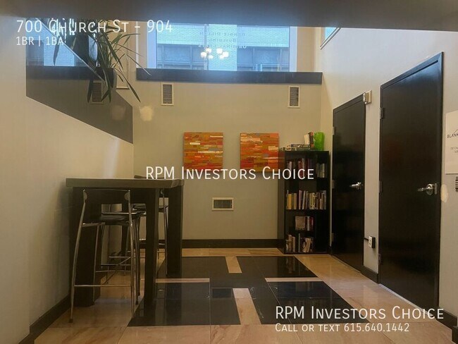 Building Photo - 700 Church St