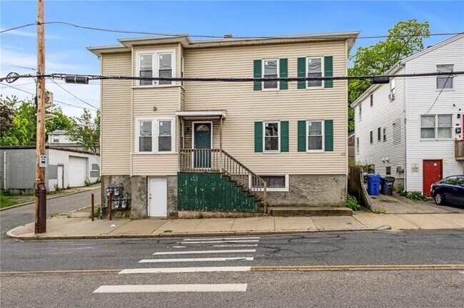 Building Photo - 418-418 Admiral St