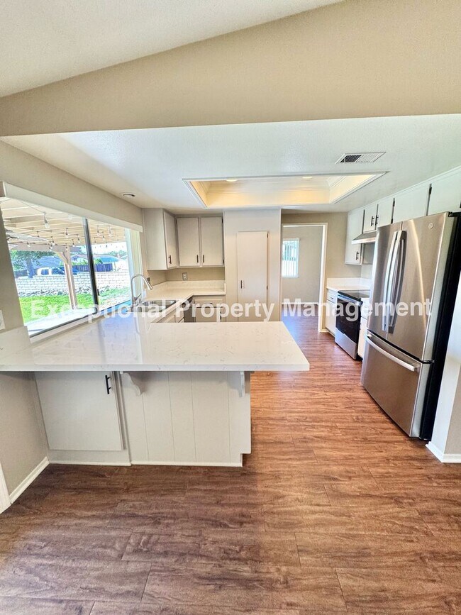 Building Photo - Ready to move in 4 bedroom 2 bath home!