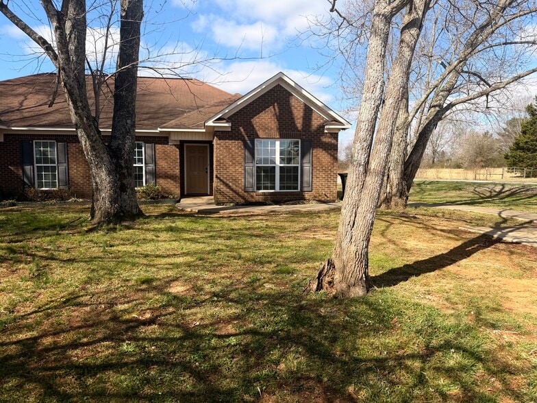 Building Photo - 452 Banyon Rd