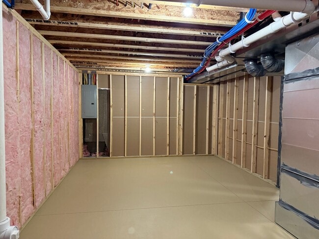 Building Photo - Beautiful brand-new ranch townhome with 3 bedrooms/3 full bathrooms located off of S 46th and Yan...