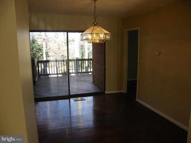 Building Photo - 10865 Deborah Dr