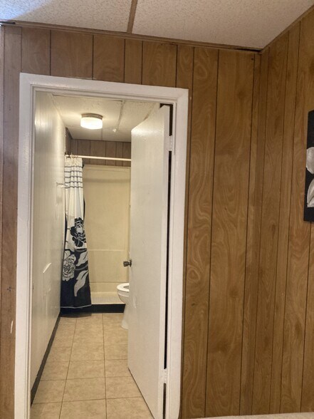 Building Photo - 2102 9th St W