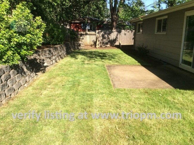 Building Photo - 195 E. 39th. Avenue