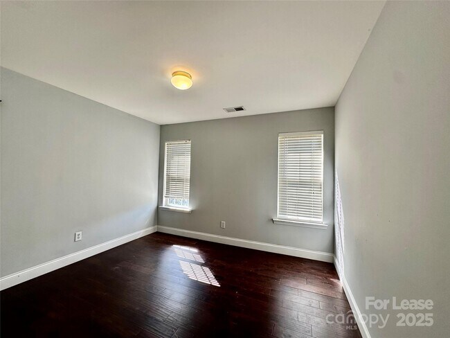 Building Photo - 11119 Amherst Glen Dr