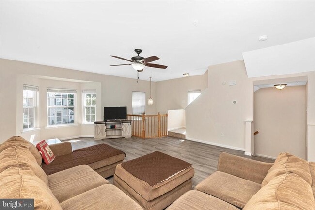 Building Photo - 1742 Trestle St