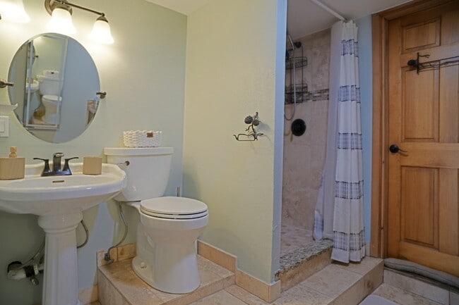 Building Photo - Cozy FURNISHED or  Unfurnished  2-Bed, 2-Bath Haven  on the creek!