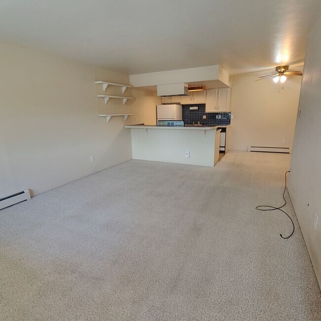 Building Photo - Condo Available At Chateau Village West wi...