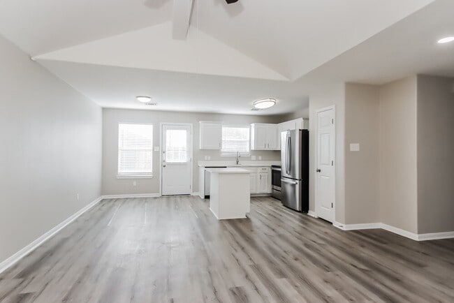 Building Photo - 28926 Trinity River Dr