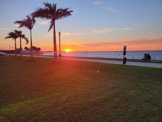 Building Photo - 216 Berry St