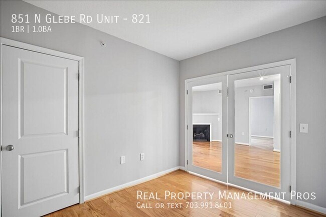 Building Photo - 851 N Glebe Rd