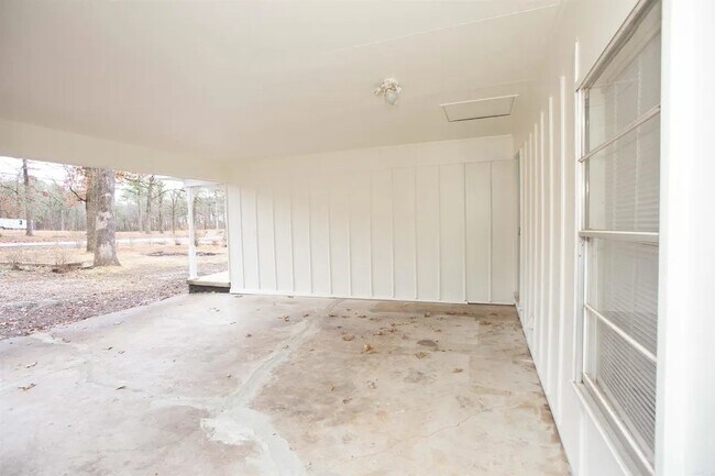 Building Photo - 13324 Alexander Rd